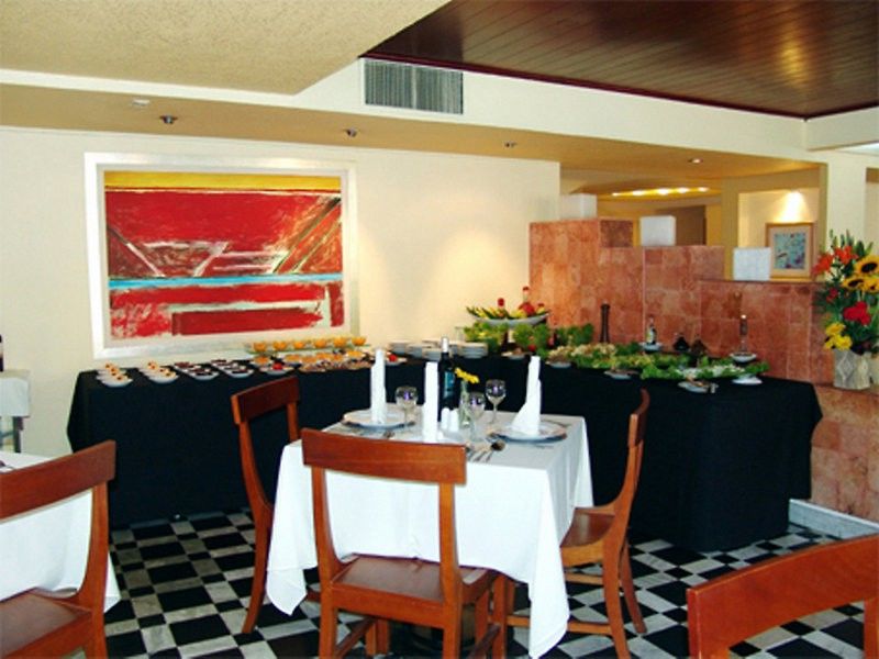 Exe Suites San Marino Мексико Сити Ресторант снимка